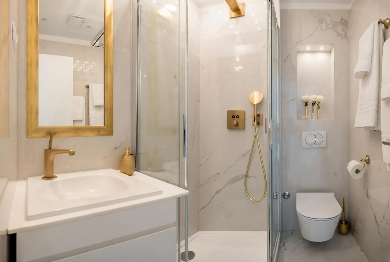 Golden Cell Apartment Split