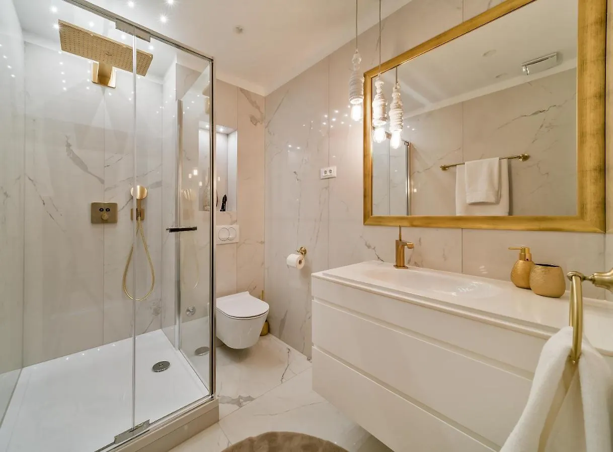 Golden Cell Apartment Split